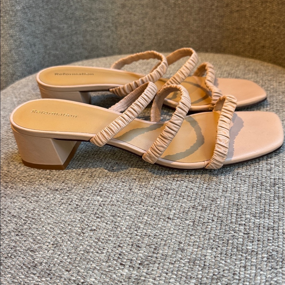 Reformation Assunta Scrunchy Strappy Block Heel Mule in Serenade Soft Pink 5.5 - Picture 5 of 12